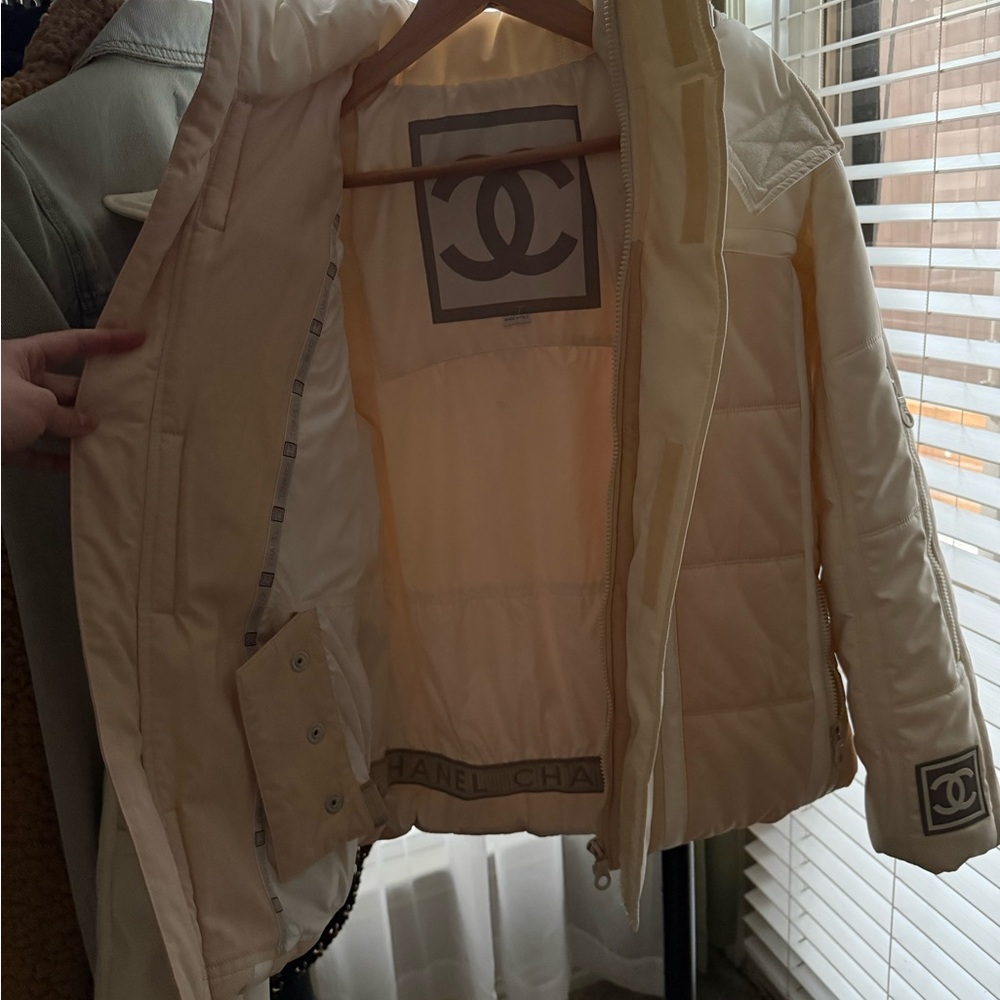 CHANEL White Ski Jacket or Winter Coat! - Picture 3 of 11
